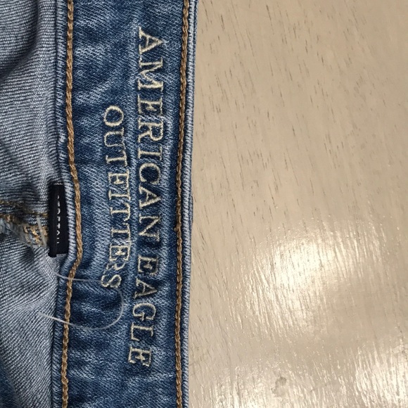 AMERICAN EAGLE denim shorts barely worn - Picture 4 of 5